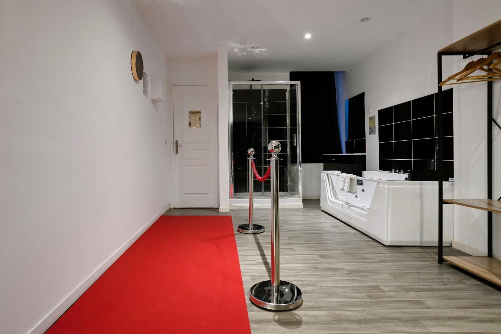 Ng Suitehome - Lille I Roubaix Centre I Grand Place - Balneo - Netflix - Wifi Exteriör bild