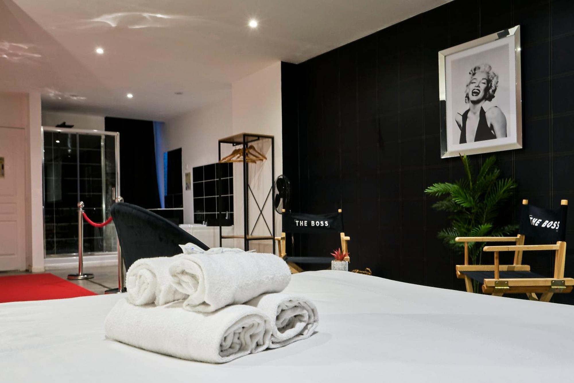 Ng Suitehome - Lille I Roubaix Centre I Grand Place - Balneo - Netflix - Wifi Exteriör bild