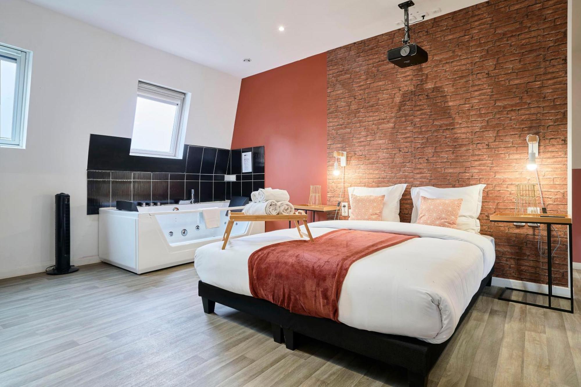 Ng Suitehome - Lille I Roubaix Centre I Grand Place - Balneo - Netflix - Wifi Exteriör bild